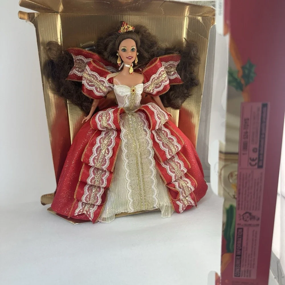 1997 Happy Holidays Barbie Special Edition Brunette #17832 Doll w/ Damaged Box